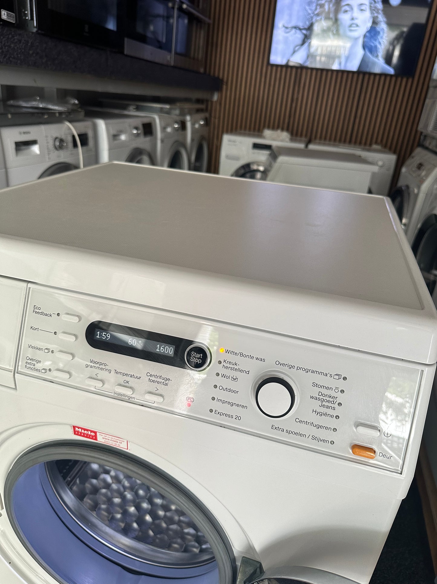 MIELE EDITION 111 8KG A+++ 1600T WASMACHINE STOOM VOORLADER VRIJSTAAND