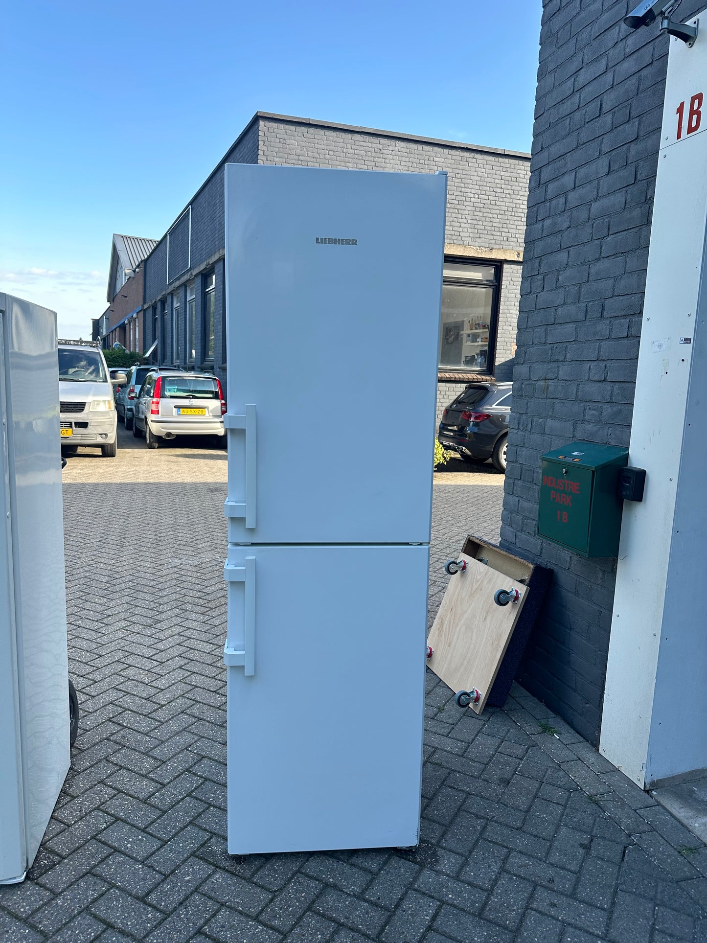 LIEBHERR NO FROST KOELVRIESCOMBINATIE KOELKAST VRIJSTAAND