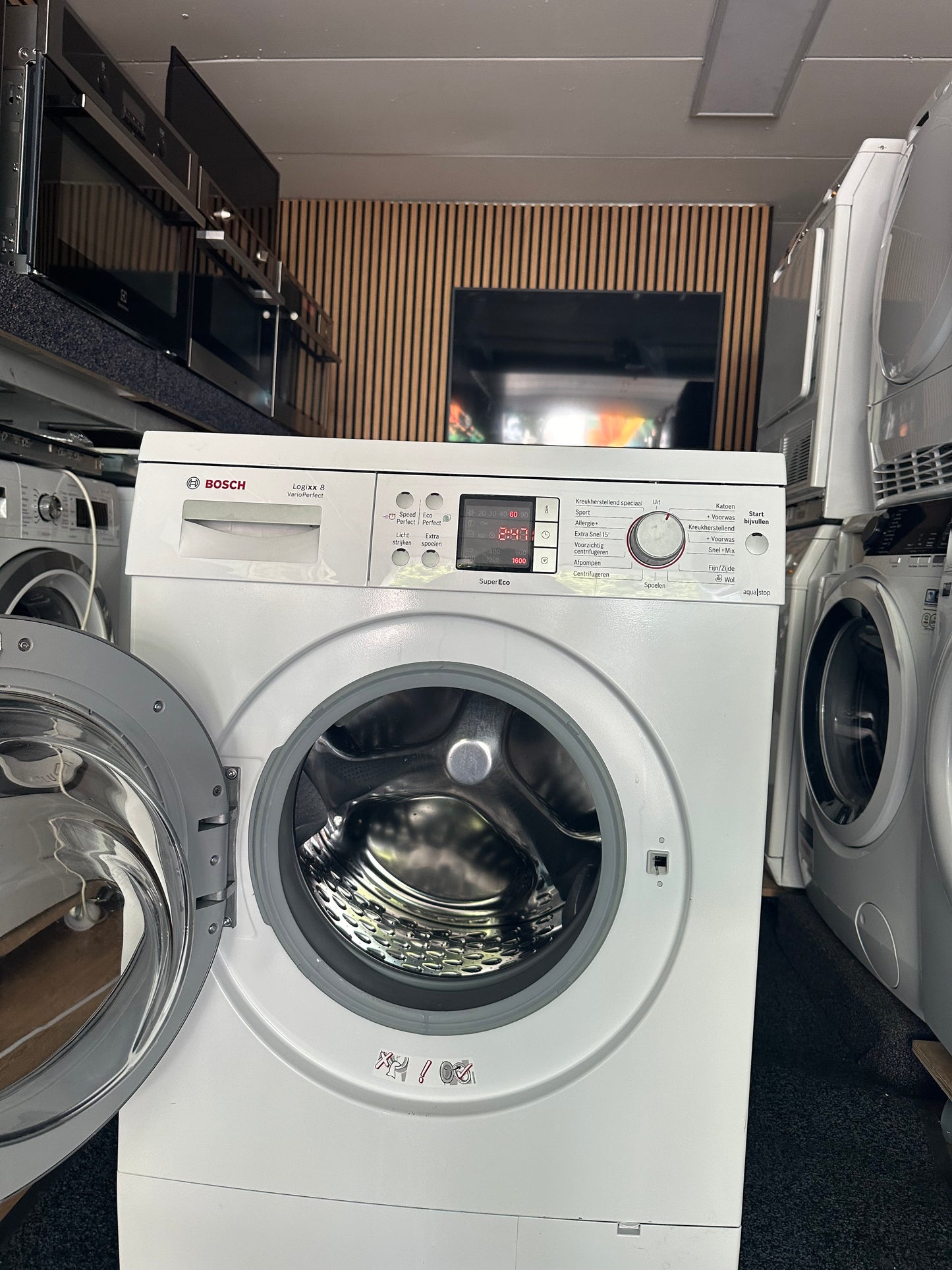 BOSCH SET 8KG WASMACHINE + CONDENSDROGER A+++