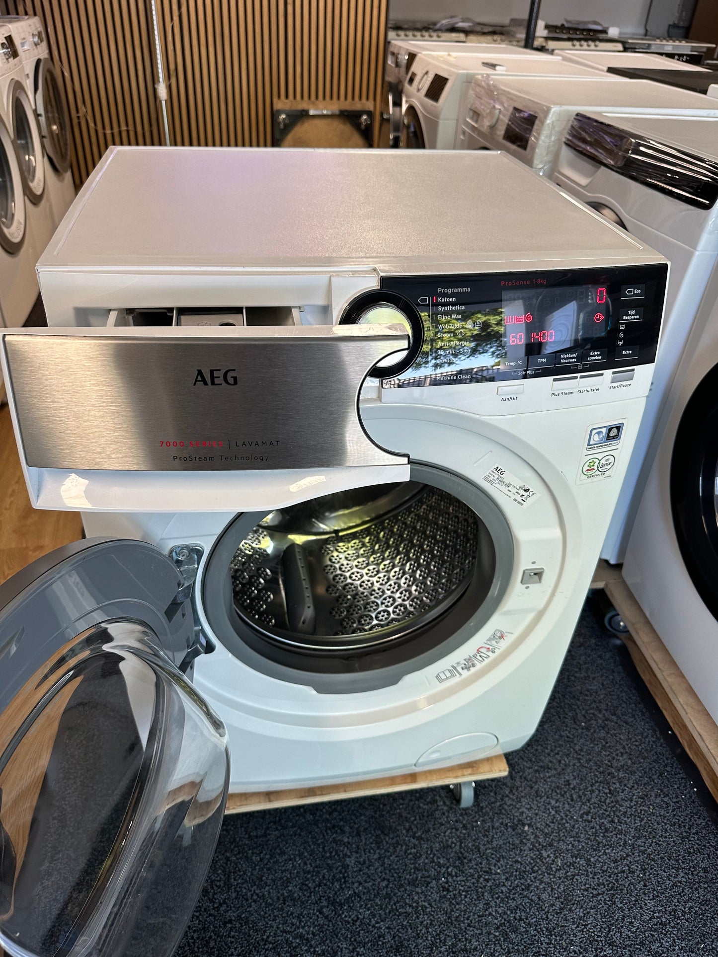 AEG 7000 Series ProSteam 8KG A+++ Wasmachine