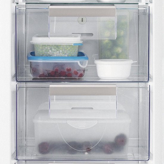 ELECTROLUX || 178CM || INBOUW || VRIESKAST || NO FROST || DEUR-OP-DEUR || LUT6NF18C