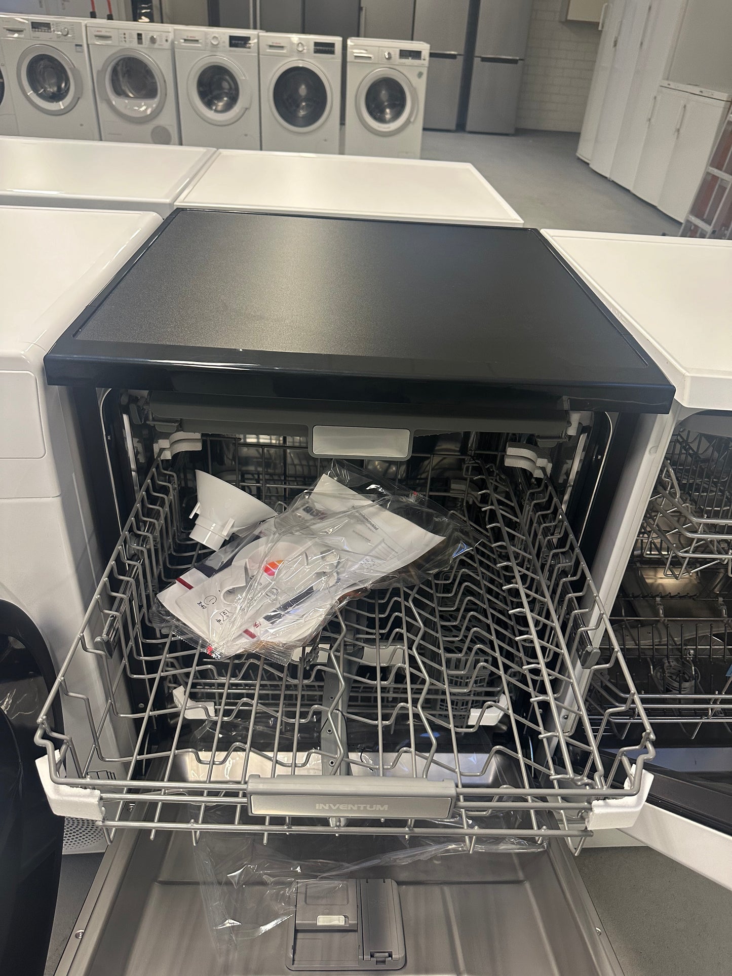 INVENTUM VRIJSTAANDE VAATWASSER 14 COUVERTS VVW6046AB