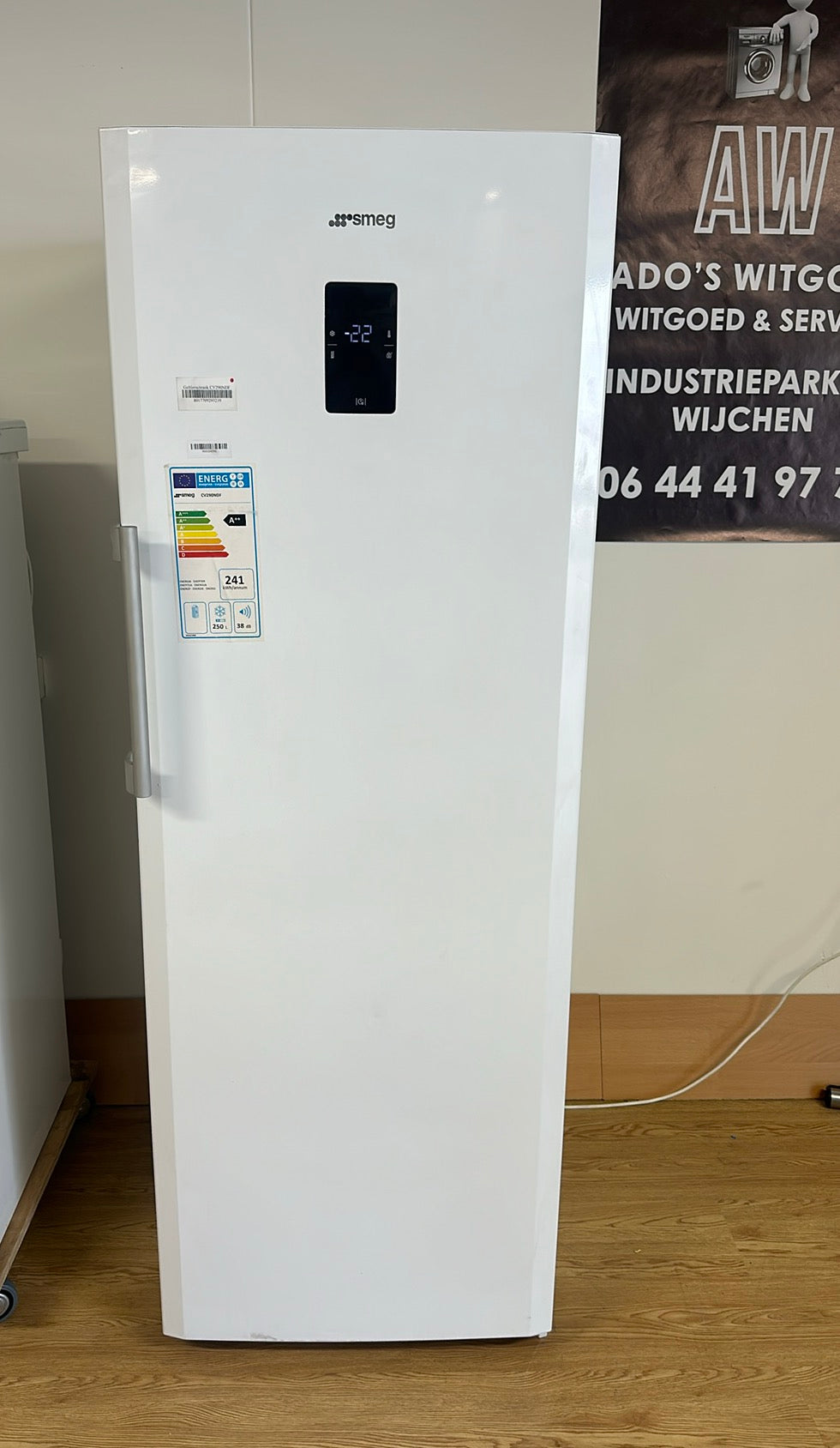 SMEG Vrieskast CV290NDF 260L