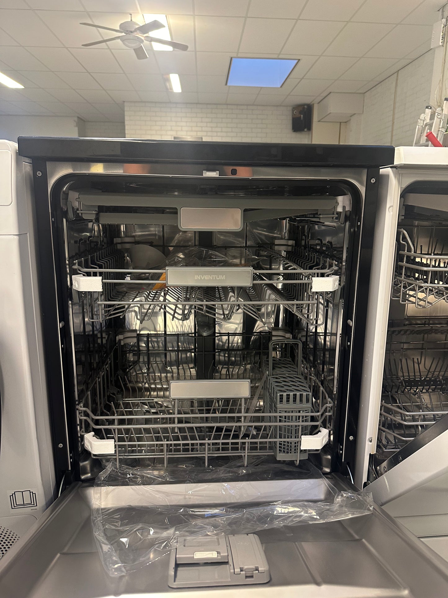 INVENTUM VRIJSTAANDE VAATWASSER 14 COUVERTS VVW6046AB