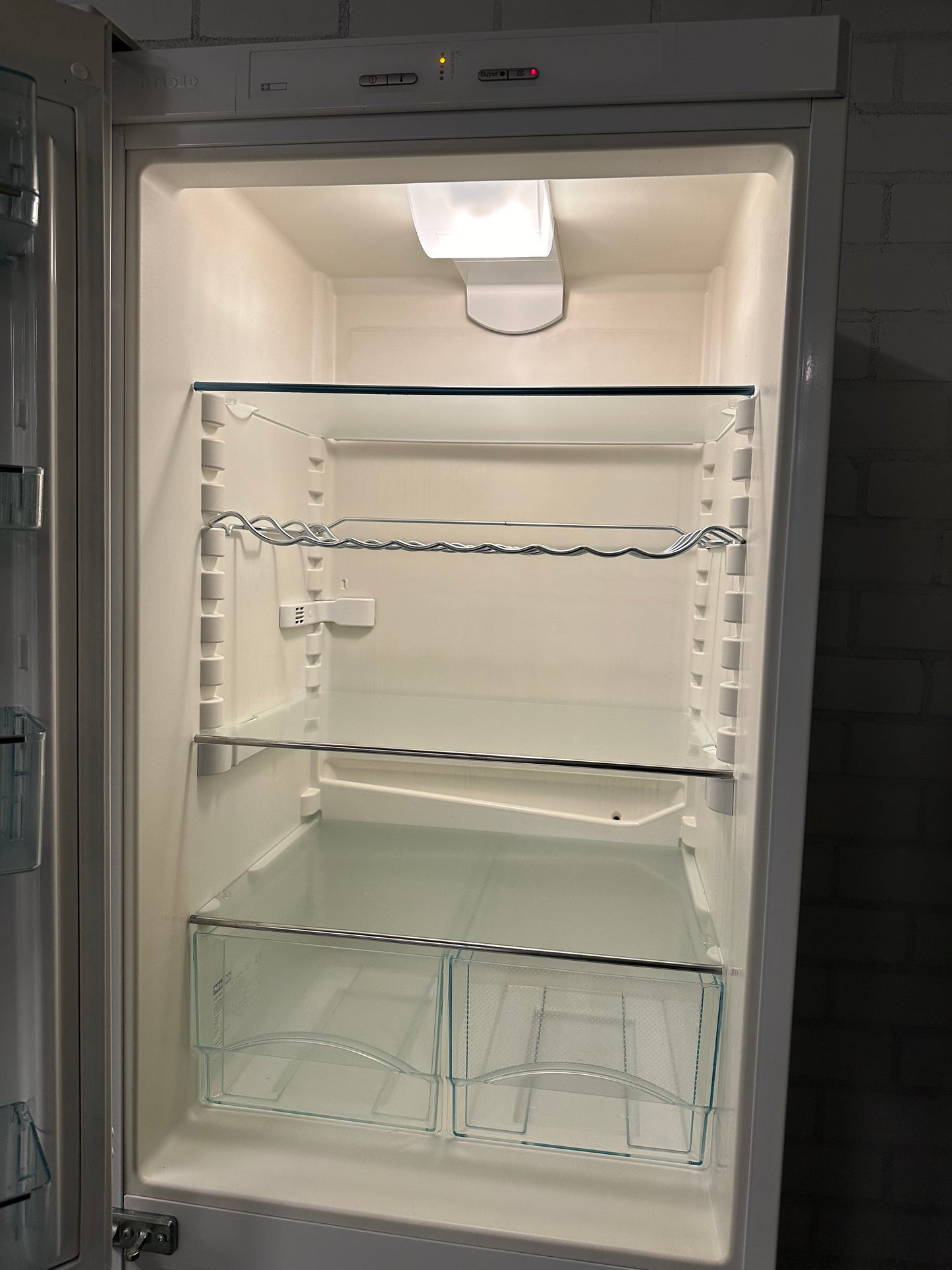 MIELE NO FROST KOELVRIESCOMBINATIE KOELKAST 320L VRIJSTAAND