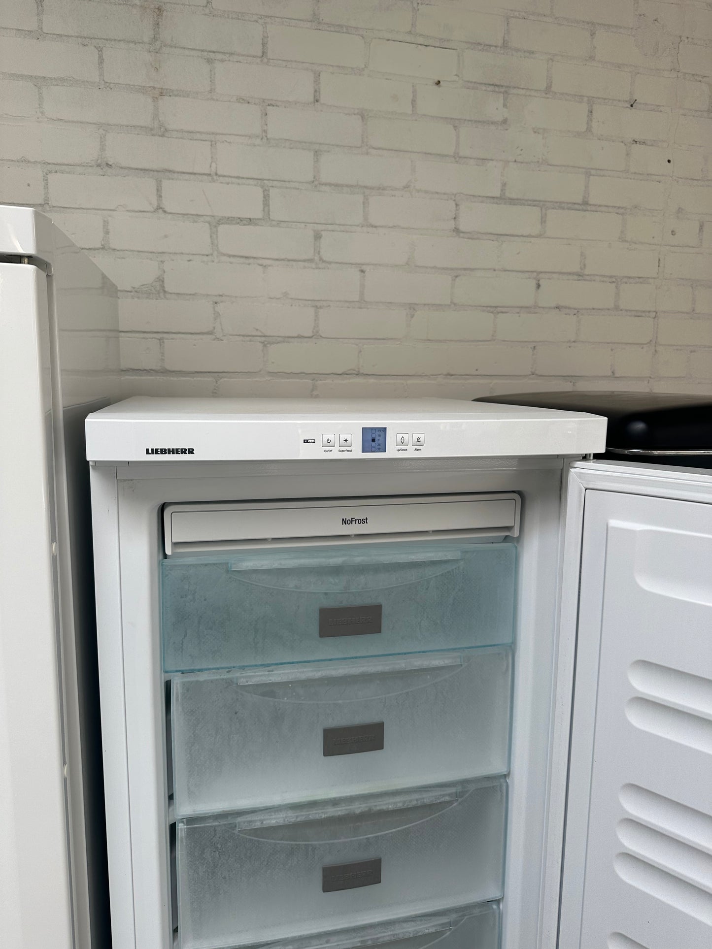 LIEBHERR NO FROST VRIESKAST VRIJSTAAND A++