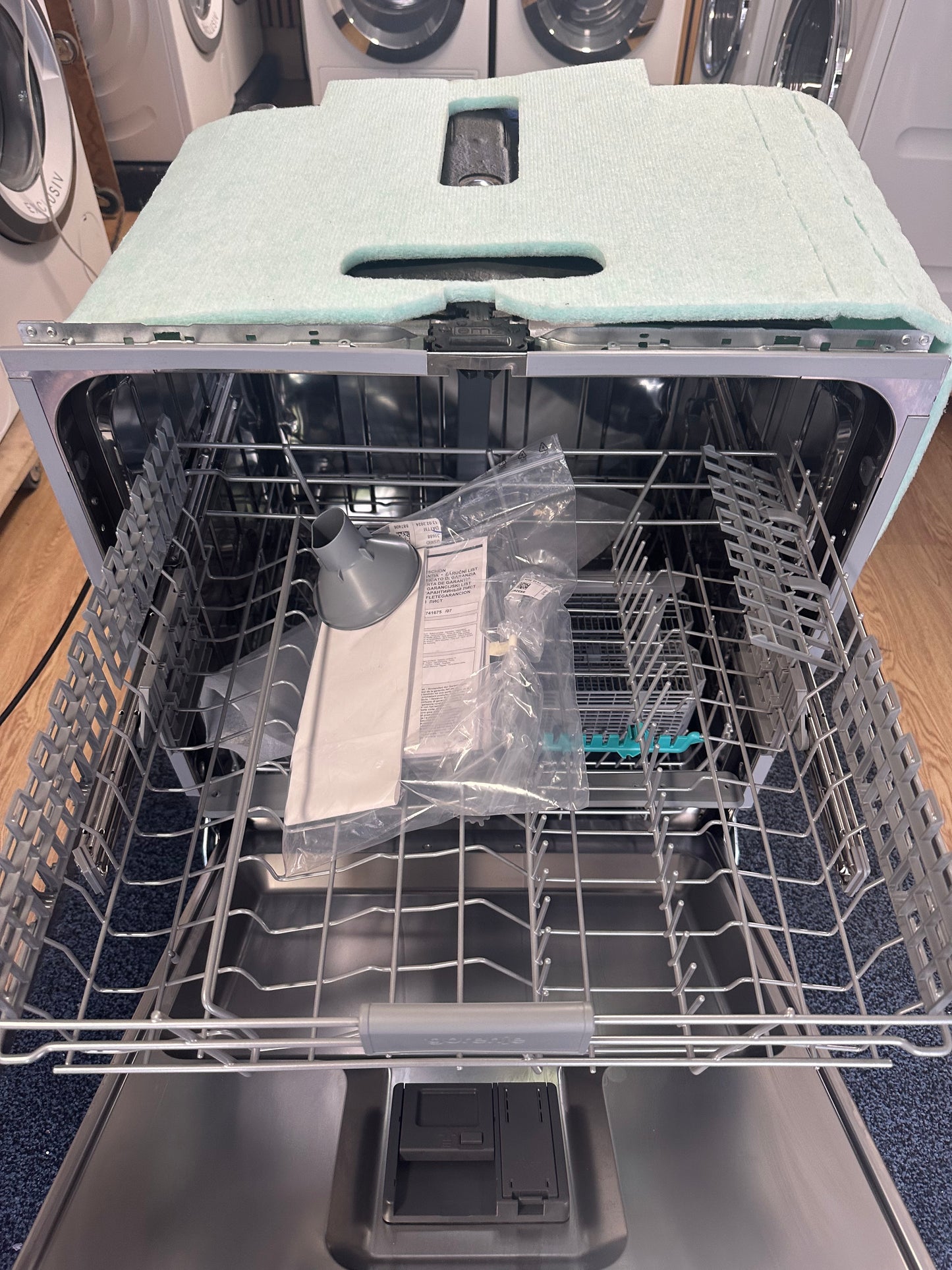 GORENJE ONDERBOUW VAATWASSER WIT 14 COUVERTS GU642D60W