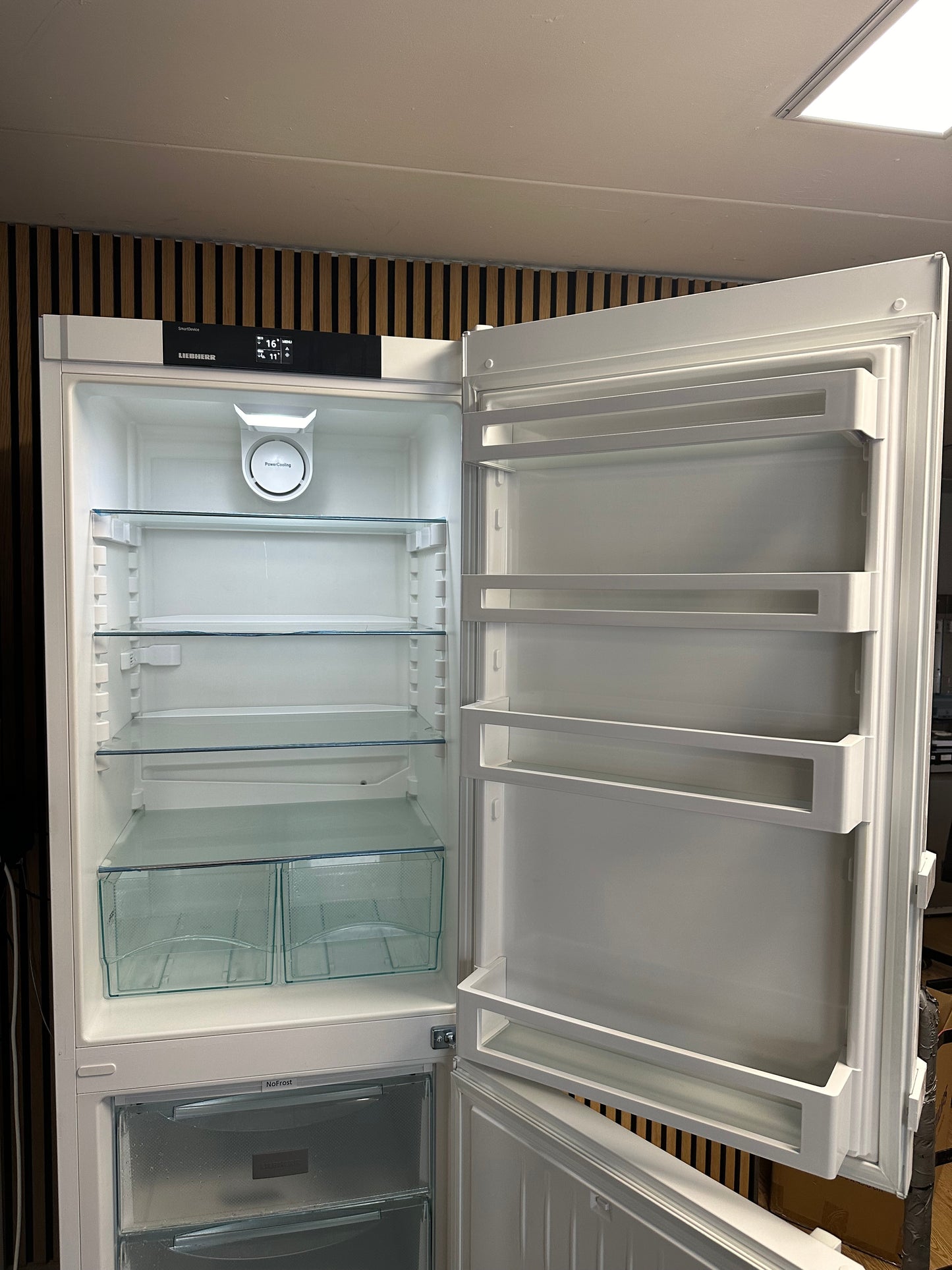LIEBHERR NO FROST KOELVRIESCOMBINATIE KOELKAST VRIJSTAAND