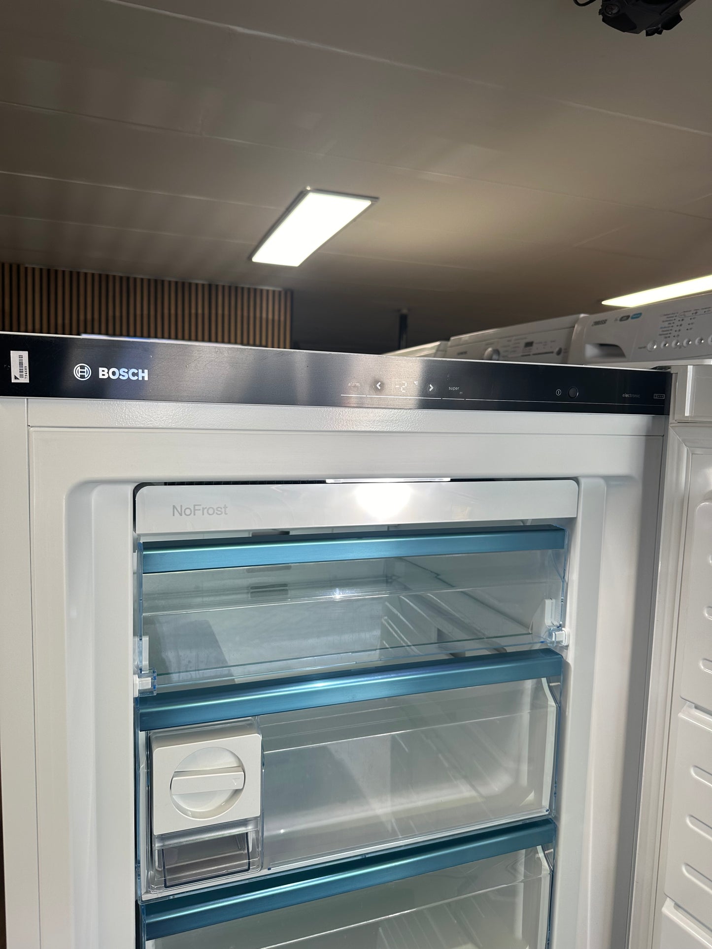 BOSCH SERIE 6 NO FROST VRIESKAST GSN51AWCV