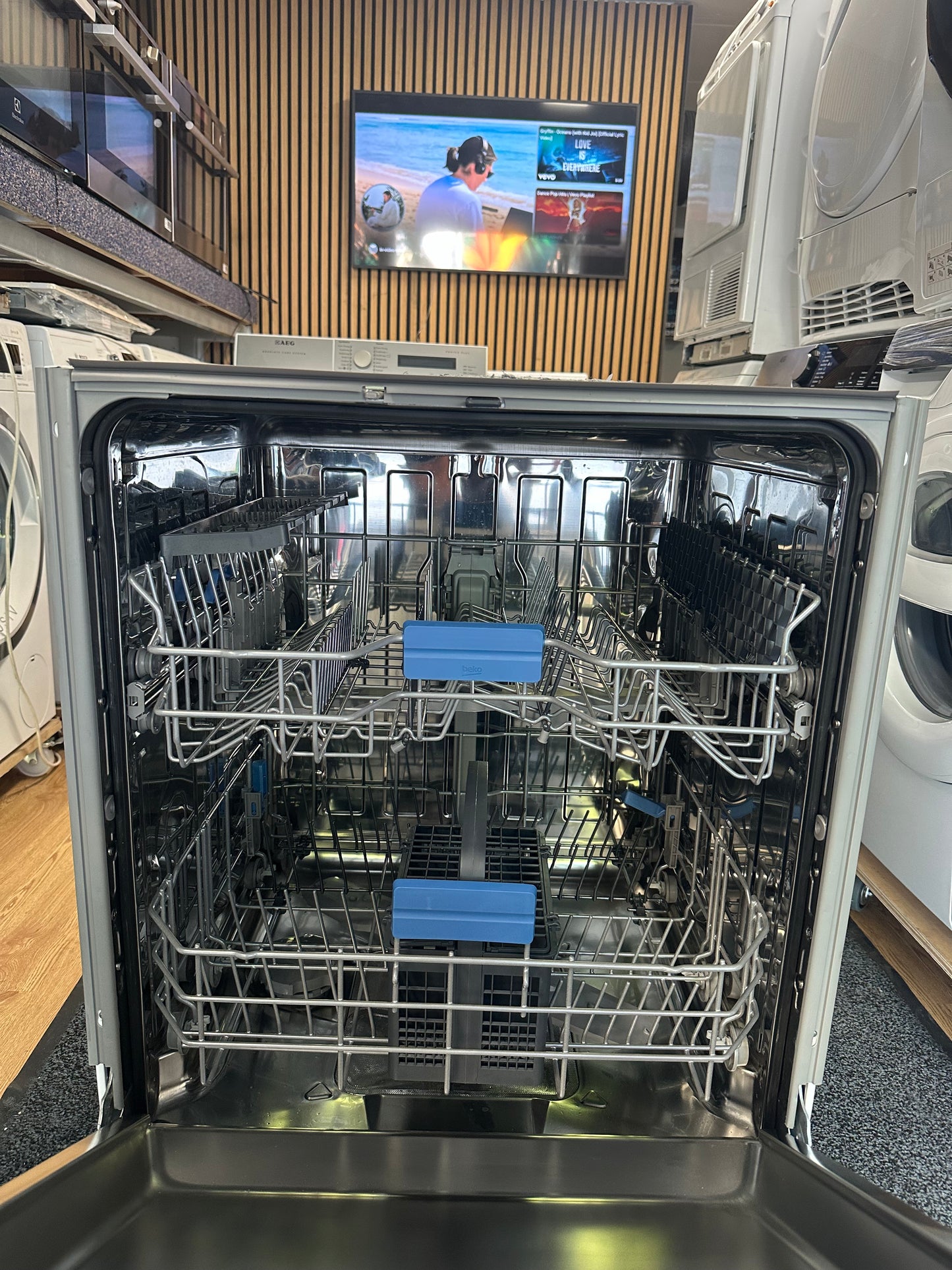 BEKO VOLLEDIG INTEGREERBARE INBOUW VAATWASSER 14 COUVERTS BDIN16O30