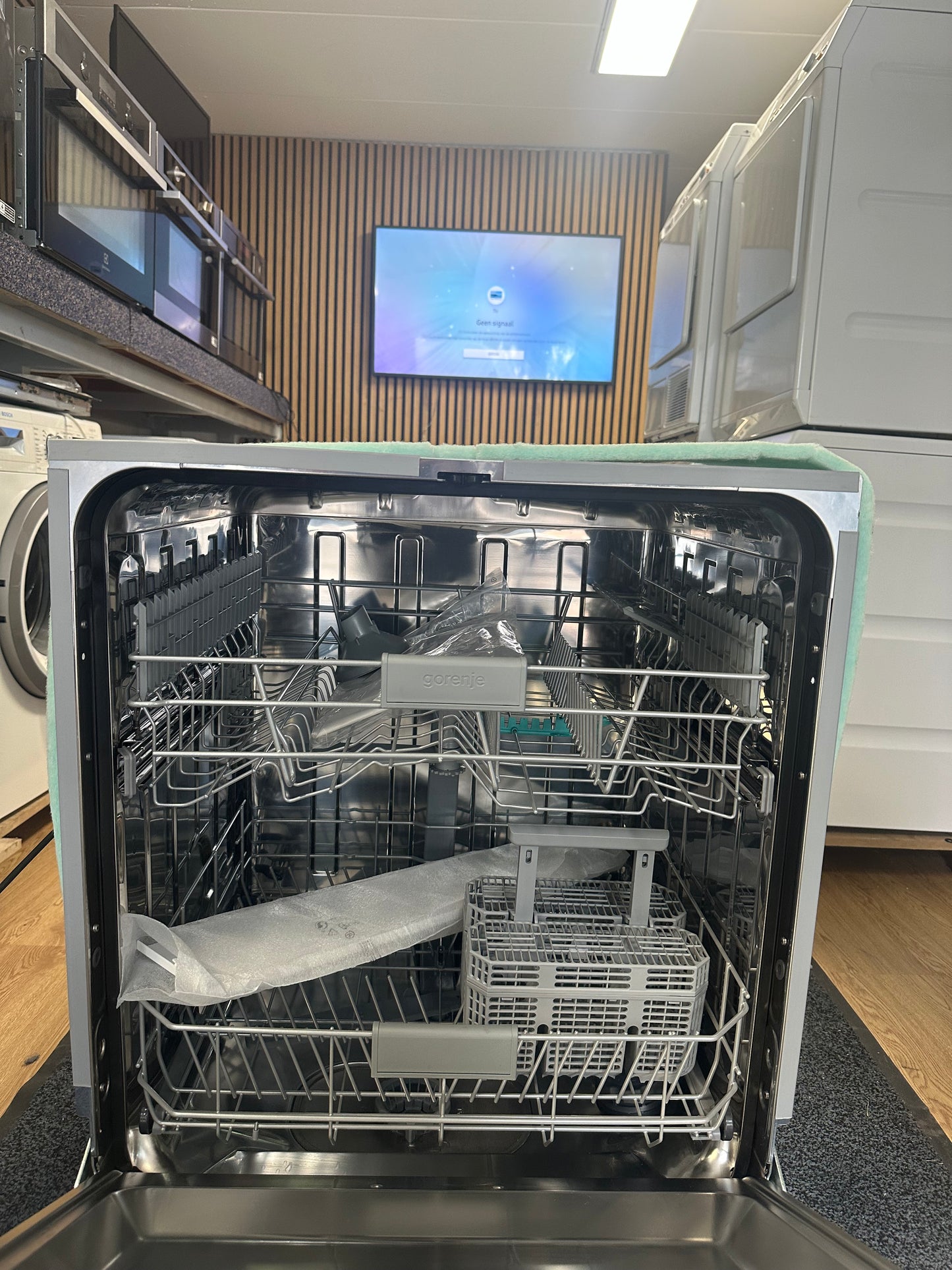 GORENJE ONDERBOUW VAATWASSER WIT 14 COUVERTS GU642D60W