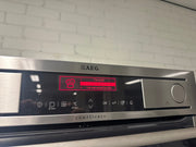 Bedieningspaneel van de AEG BS8314001M combi stoomoven met helder digitaal display