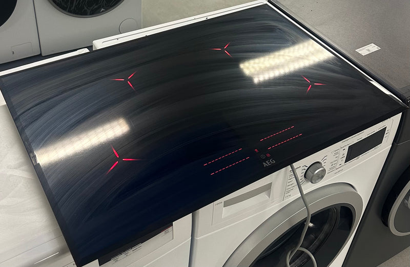 AEG IPE8453SFB inductiekookplaat, detail van de bediening