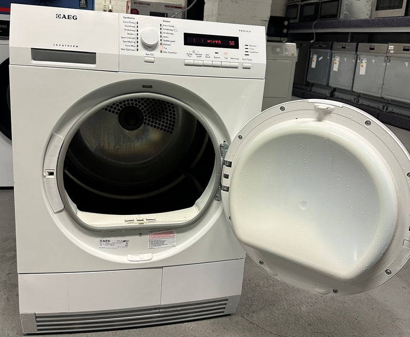 Zijaanzicht van de AEG T71272NAC condensdroger