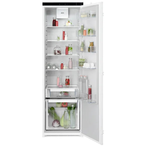 AEG TK6DS181ES inbouw koelkast, vooraanzicht met gesloten deur