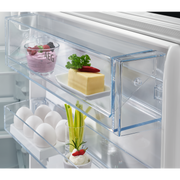 AEG TS5S161ES 158cm inbouw koelvriescombinatie strak geïntegreerd in een moderne keukenkast