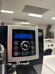 De’Longhi ECAM23.463.B koffiemachine opgesteld in een keukenopstelling