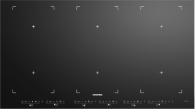 Grundig GIEI927670HN brede inductiekookplaat strak ingebouwd in een moderne keukenopstelling