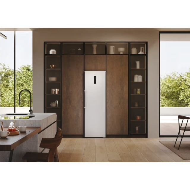 Energielabel van de energiezuinige Haier H4F306WAH1 staande vrieskast