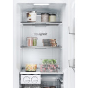 Uitgetrokken vrieslade van de Haier H4F306WAH1 gevuld met diepvriesvoorraad