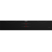 Detail van de rand en het kookoppervlak van de HII 64400 MT kookplaat