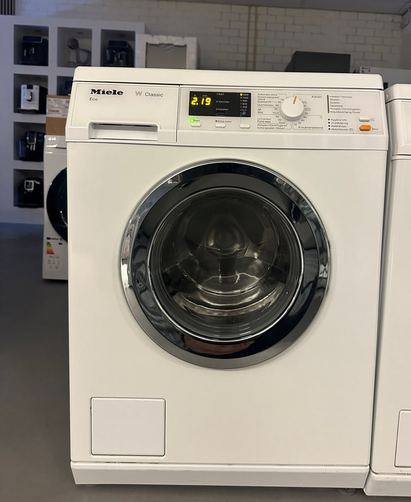 Zijaanzicht van de Miele WDA 111 W Classic Eco wasmachine