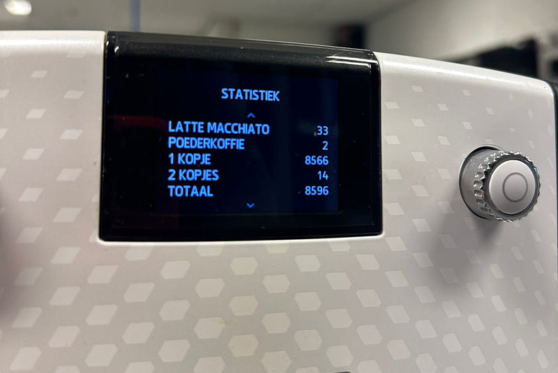 Close-up van het bedieningspaneel en display van de Nivona NICR 778 koffiemachine