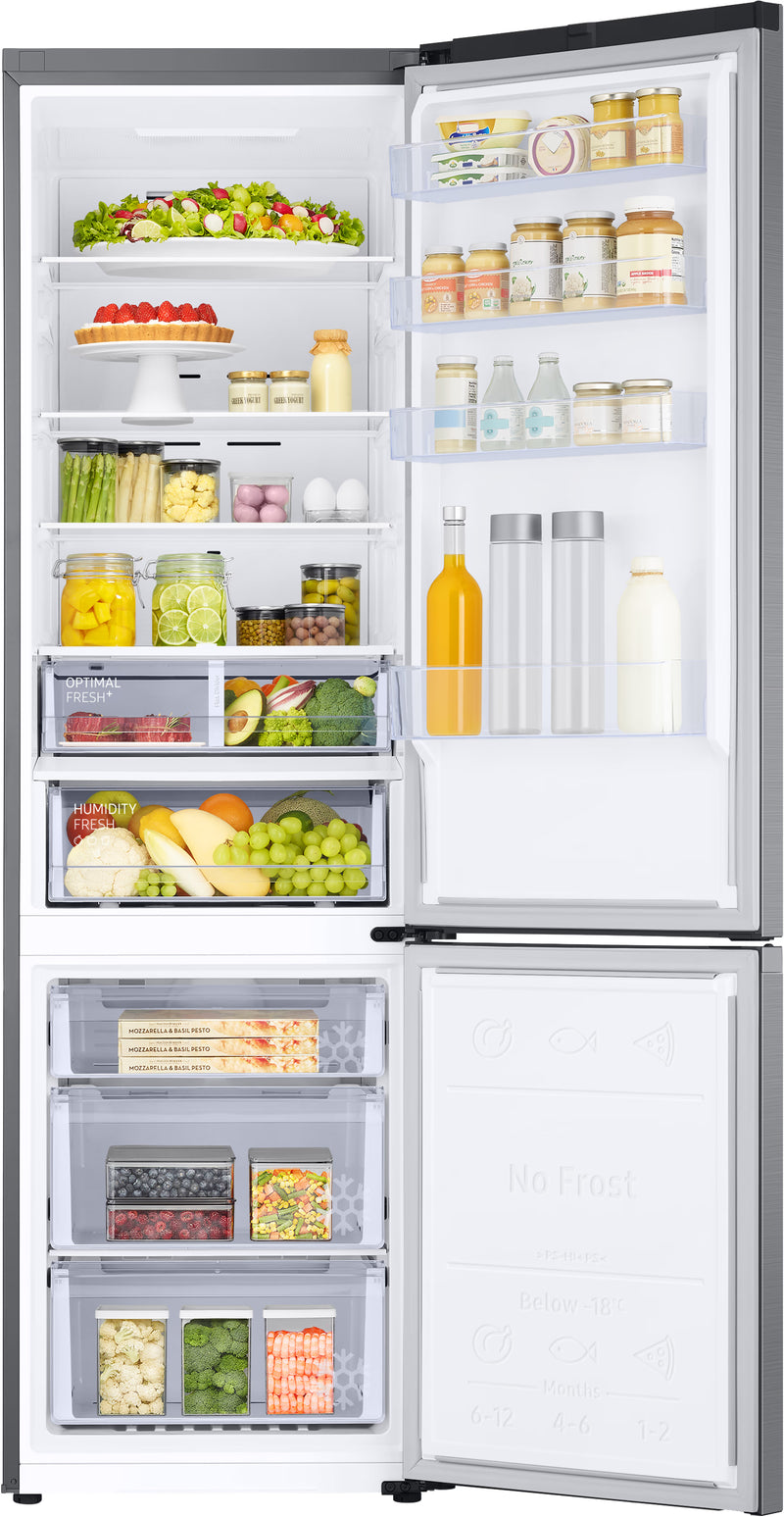 Ruim SpaceMax™ interieur van de Samsung RB38C607AS9 koelvriescombinatie met 387 liter inhoud