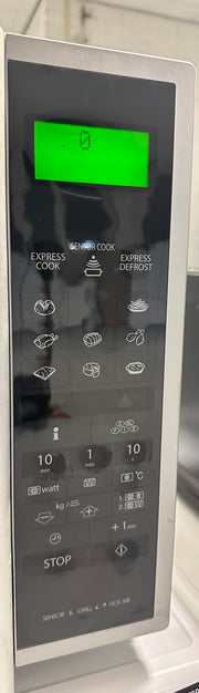 Roosters en bakplaat bij de Sharp R-961INW combimagnetron