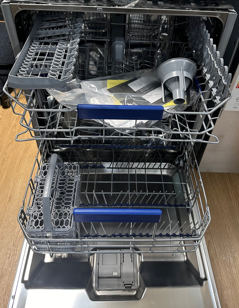 Premium RVS afwerking van de SMEG PL234CXDE half geïntegreerde vaatwasser