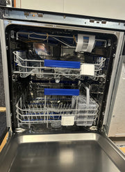 Zijaanzicht van de SMEG PL324BQXDE inbouw vaatwasser voor montage in keukens