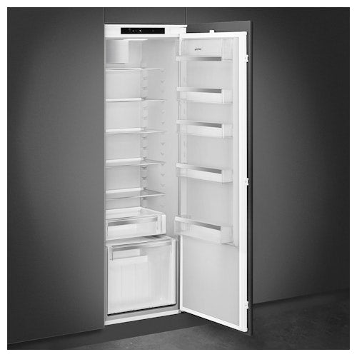 Interieur van de SMEG S9L174D1D inbouw koelkast met plateaus en deurvakken