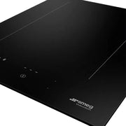 SMEG SIM3323D inductiekookplaat strak ingebouwd in het keukenwerkblad